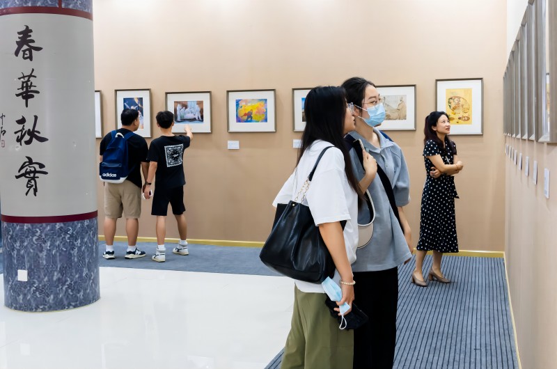 作品展现场。校方供图