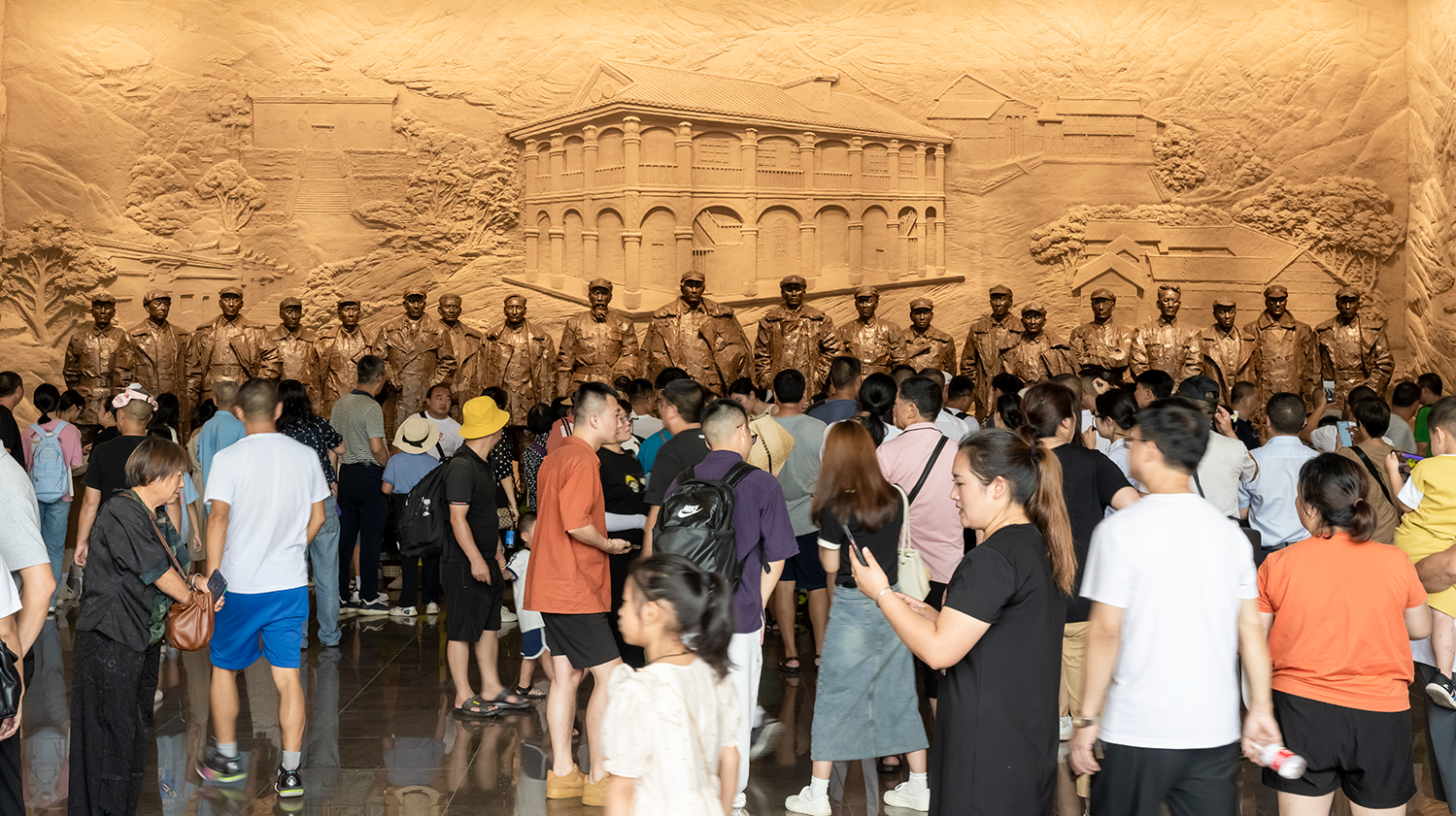 贵州遵义：红色旅游人气旺